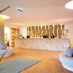 Alpenhaus فندق 4*