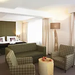 Alpenhaus فندق 4*