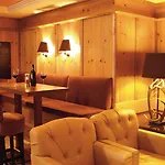 Alpenhaus كابرون